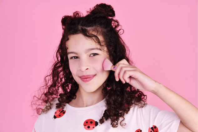 Parents’ Guide to Cleaning Makeup Brushes at Home for Kids