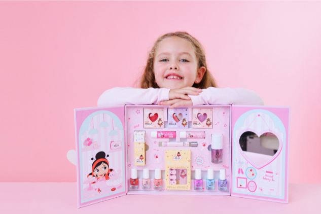 Safe Makeup for Tweens: Age-Appropriate Tips & Guide