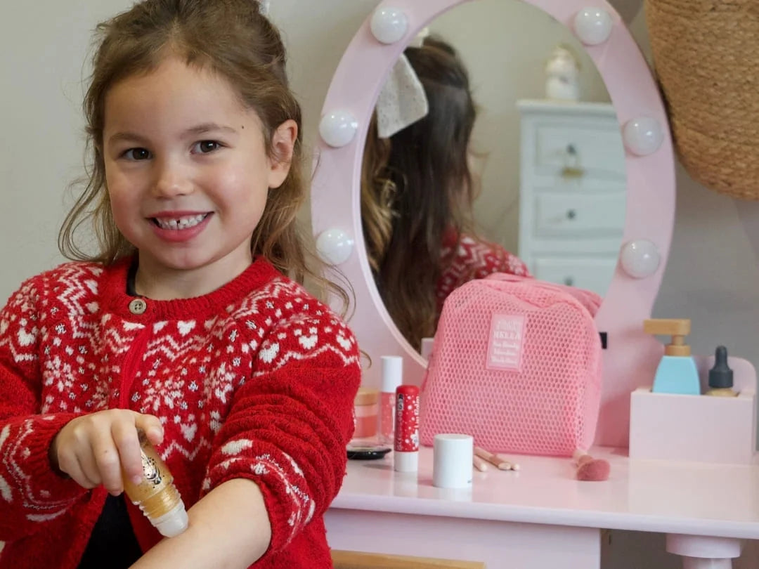 Made by parents.</br>Loved by little beauty fans.